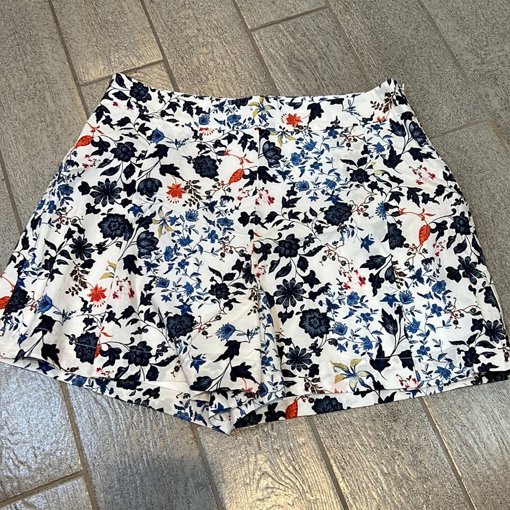 Cremieux Floral Shorts. Size 6